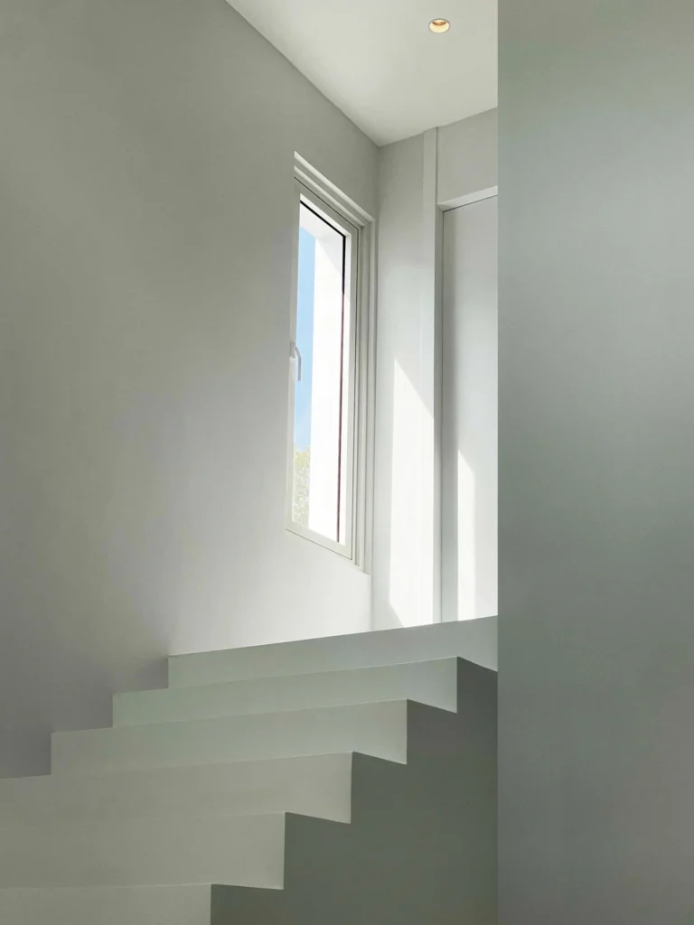 House Between the Wall - Gallery Image
