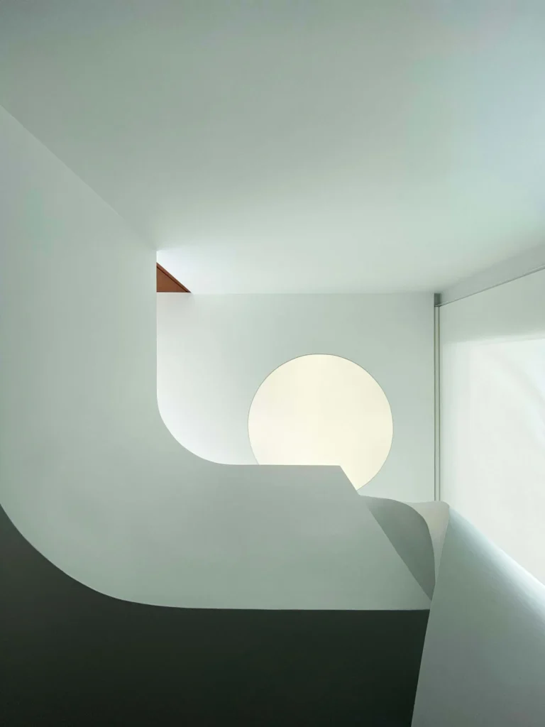 House Between the Wall - Gallery Image