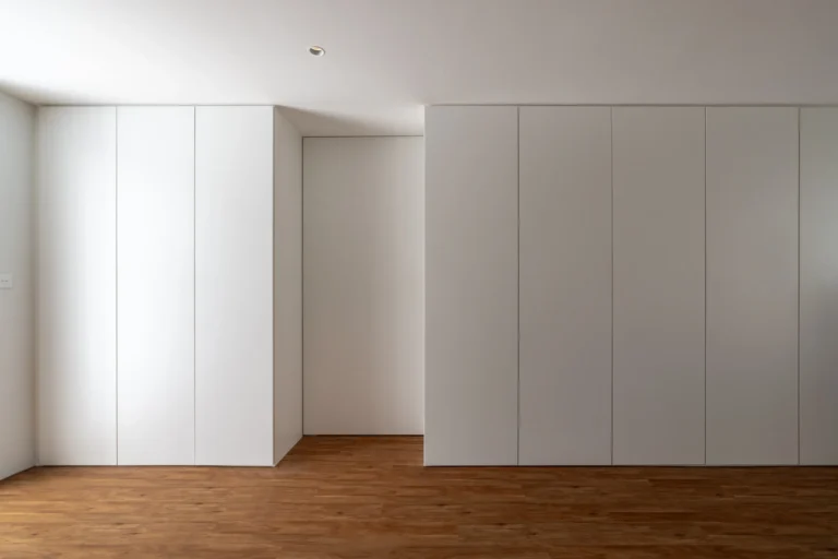 House between the wall 3600 17