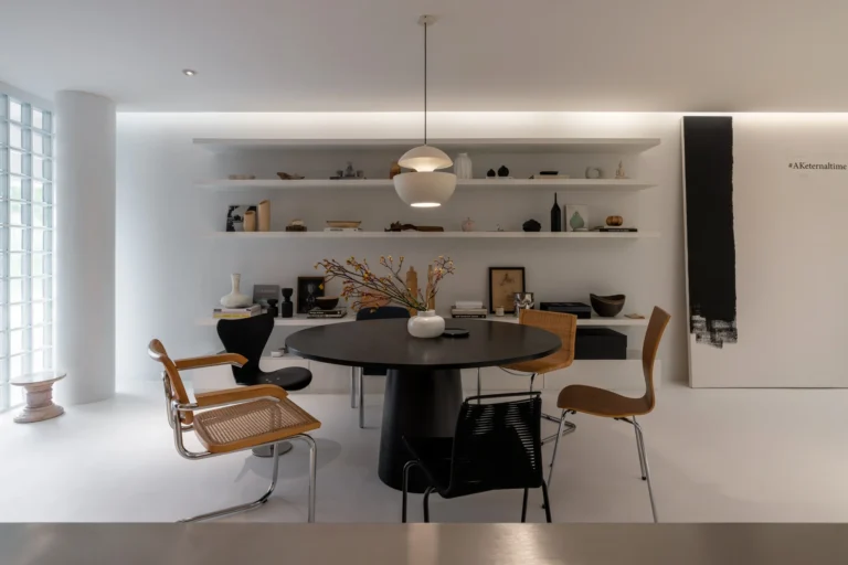 House between the wall 3600 33