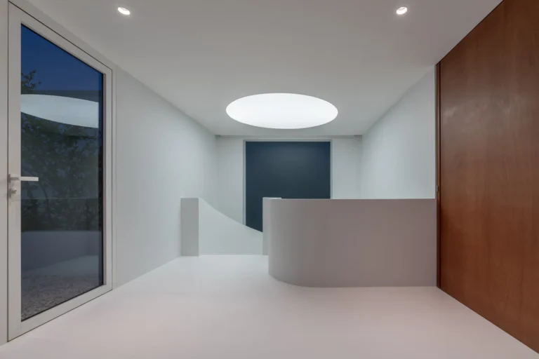 House between the wall 3600 51