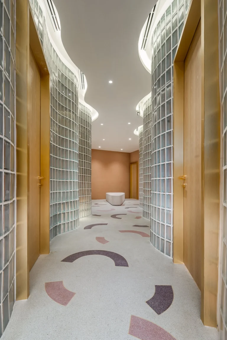 Aa+a claire central chidlom 2048 01