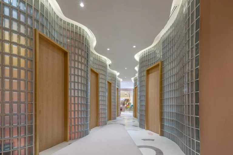 Aa+a claire central chidlom 2048 02