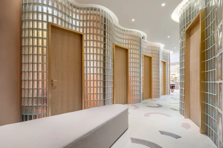 Aa+a claire central chidlom 2048 03