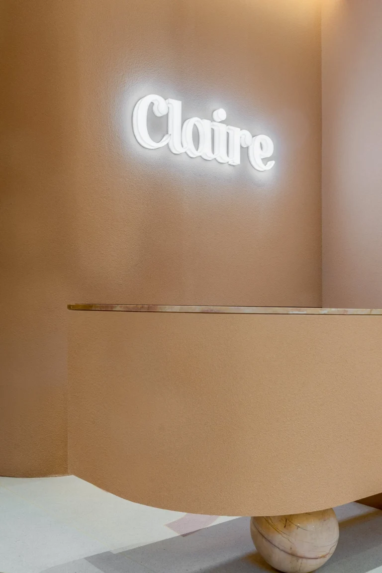 Aa+a claire central chidlom 2048 08