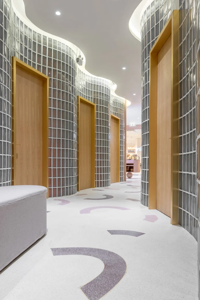 Aa+a claire central chidlom 2048 09