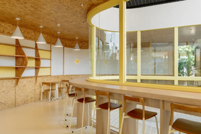 Sixteencroissant (15)