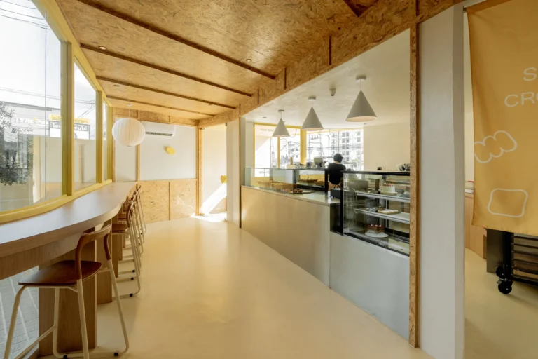 Sixteencroissant (32)