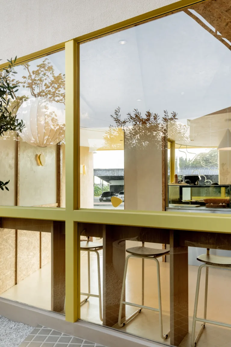 Sixteencroissant (36)