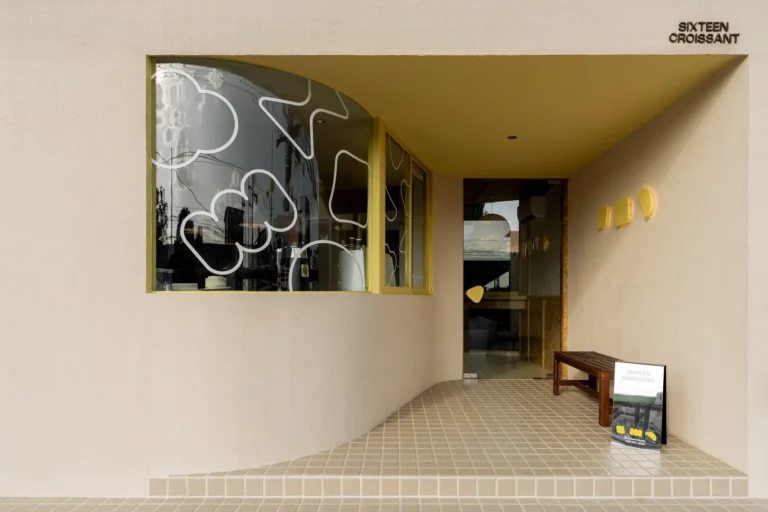 Sixteencroissant (4)